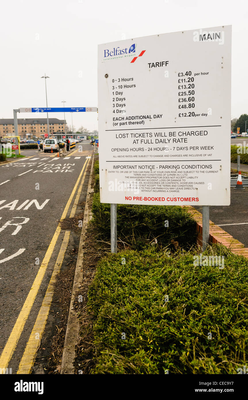 Parkplatz Gebühren am Belfast International Airport Stockfoto