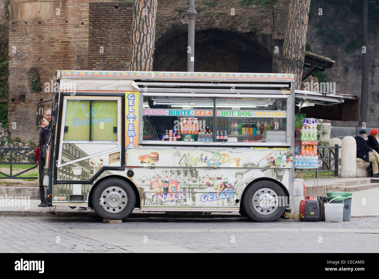 Ein Lebensmittel-Anbieter auf den Straßen von Rom Italien Stockfoto
