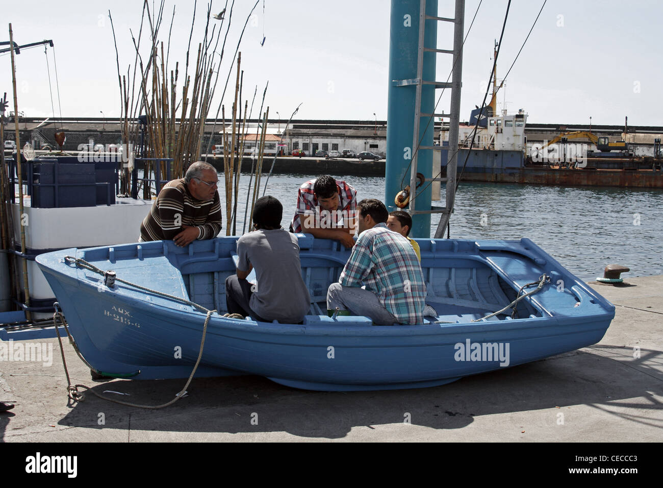 Azoren San Miguel Island Portugal Ponta Delgada Waterfront Pier Fischerboote Stockfoto