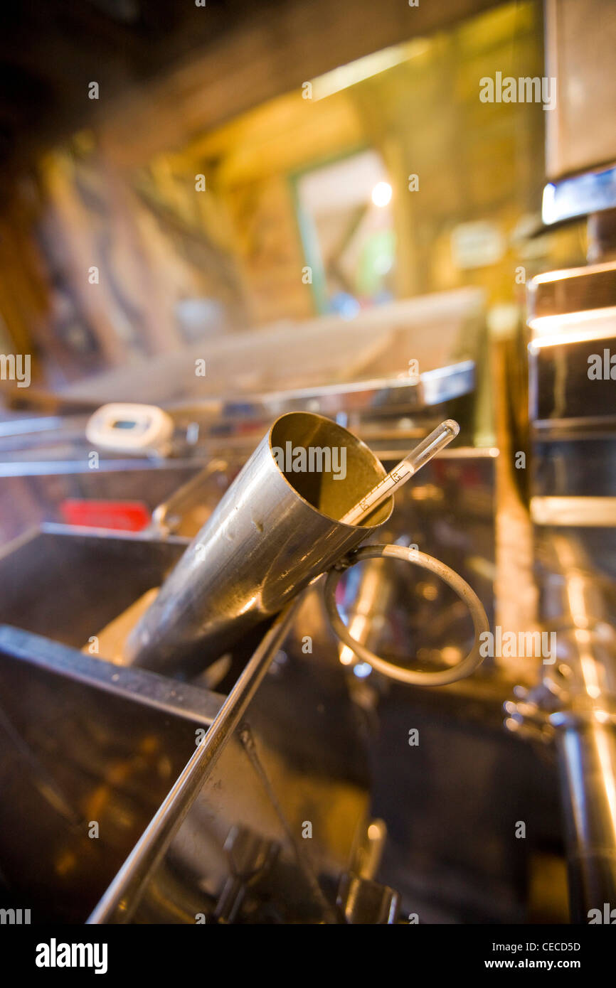 Ein Hydrometer am Folsom ist Sugar House in Chester, New Hampshire. Stockfoto