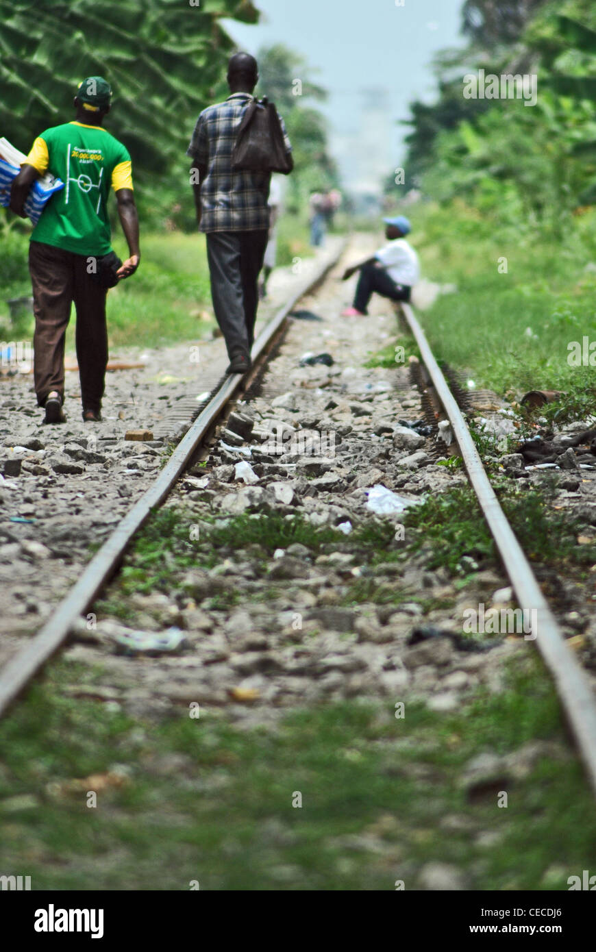 Bahnstrecke in Abidjan, Elfenbeinküste, Westafrika Stockfoto