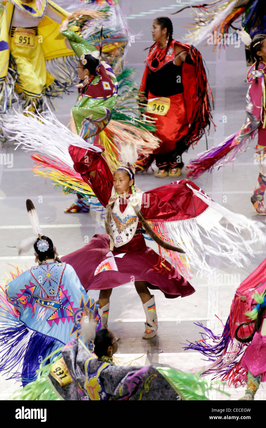 Albuquerque, New Mexico. Teilnehmer in The Gathering of Nations, eine jährliche Veranstaltung, die als die größte Powwow in der ganzen Welt präsentiert. Stockfoto