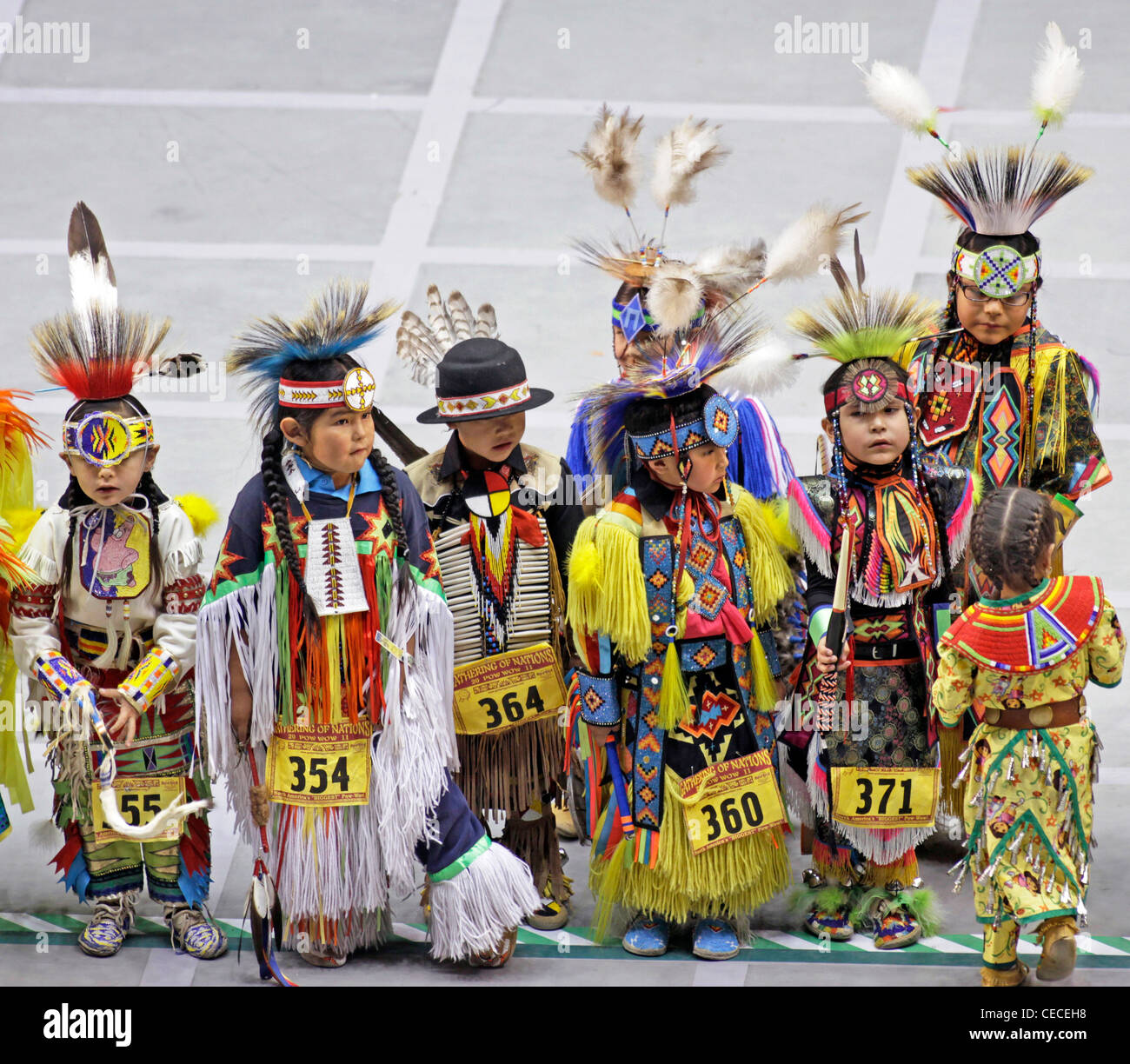 Albuquerque, New Mexico. Teilnehmer in The Gathering of Nations, eine jährliche Veranstaltung, die als die größte Powwow in der ganzen Welt präsentiert. Stockfoto