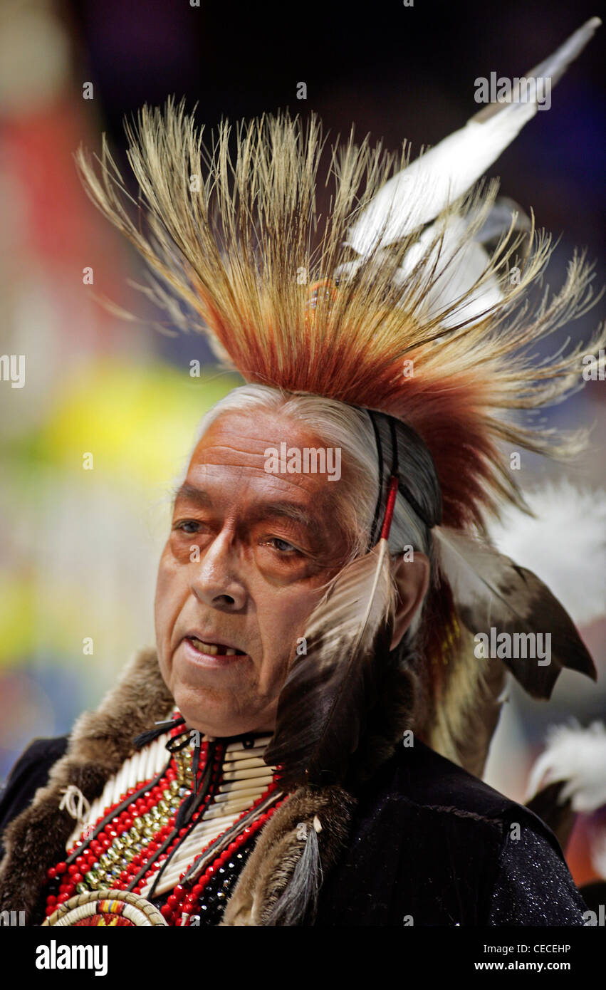 Albuquerque, New Mexico. Teilnehmer in The Gathering of Nations, eine jährliche Veranstaltung, die als die größte Powwow in der ganzen Welt präsentiert. Stockfoto