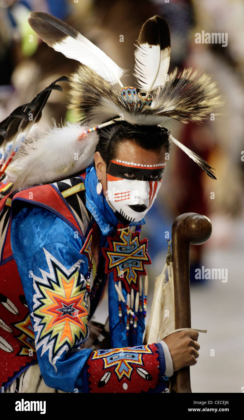 Albuquerque, New Mexico. Teilnehmer in The Gathering of Nations, eine jährliche Veranstaltung, die als die größte Powwow in der ganzen Welt präsentiert. Stockfoto