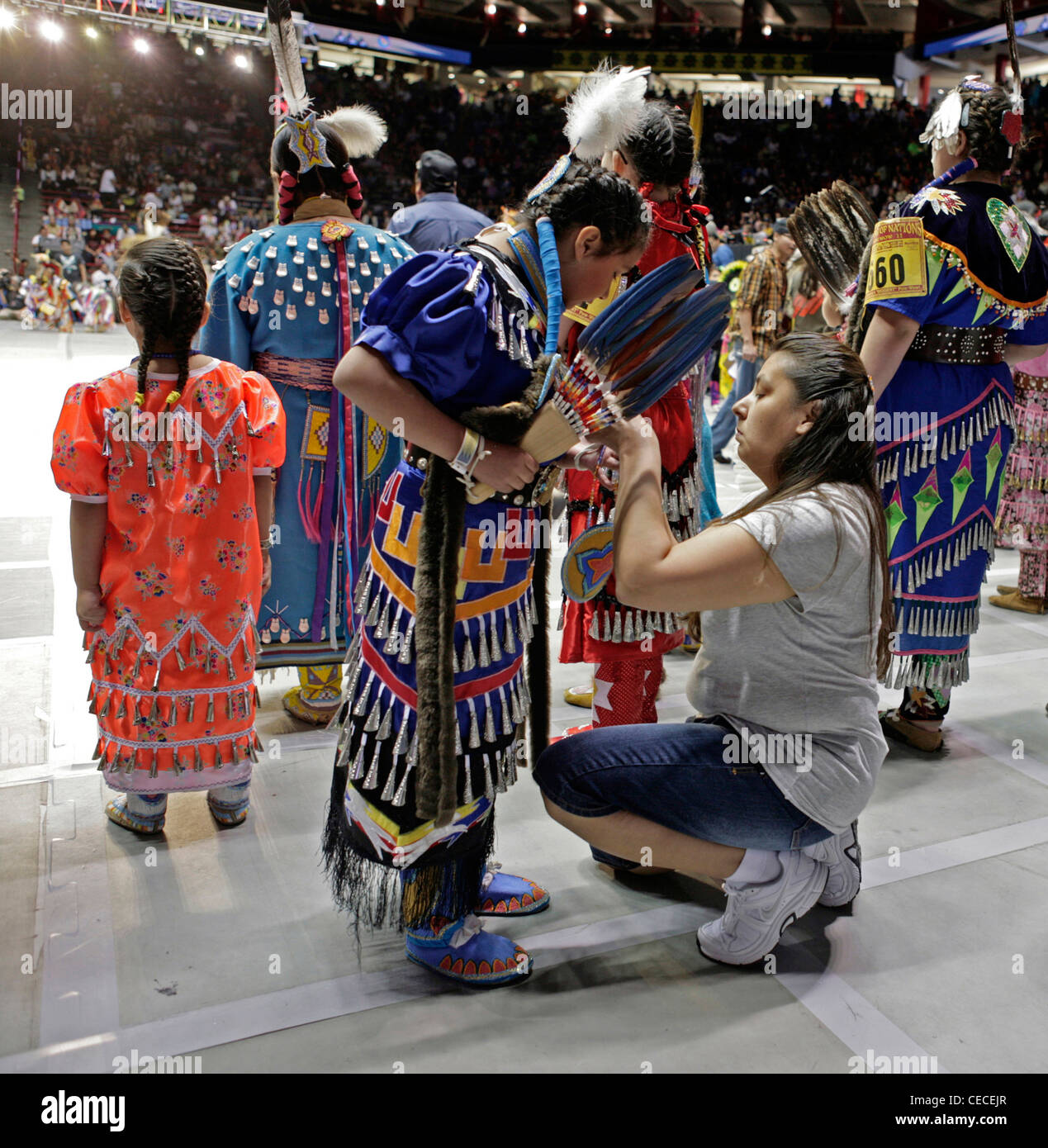 Albuquerque, New Mexico. Teilnehmer in The Gathering of Nations, eine jährliche Veranstaltung, die als die größte Powwow in der ganzen Welt präsentiert. Stockfoto