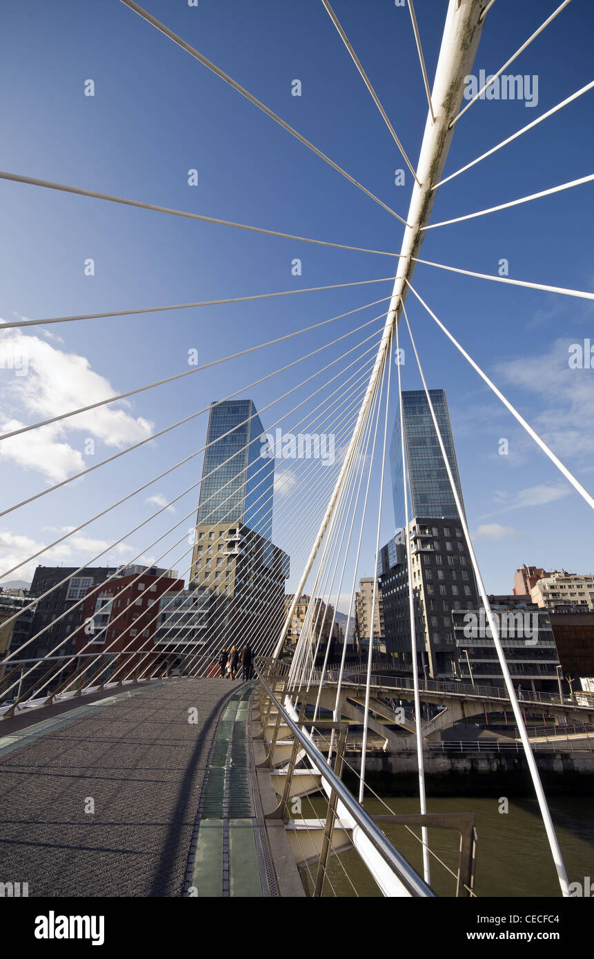 Der Campo Volantin Brücke und Isozaki Atea Zwillingstürme Bilbao baskischen Land Spanien Stockfoto