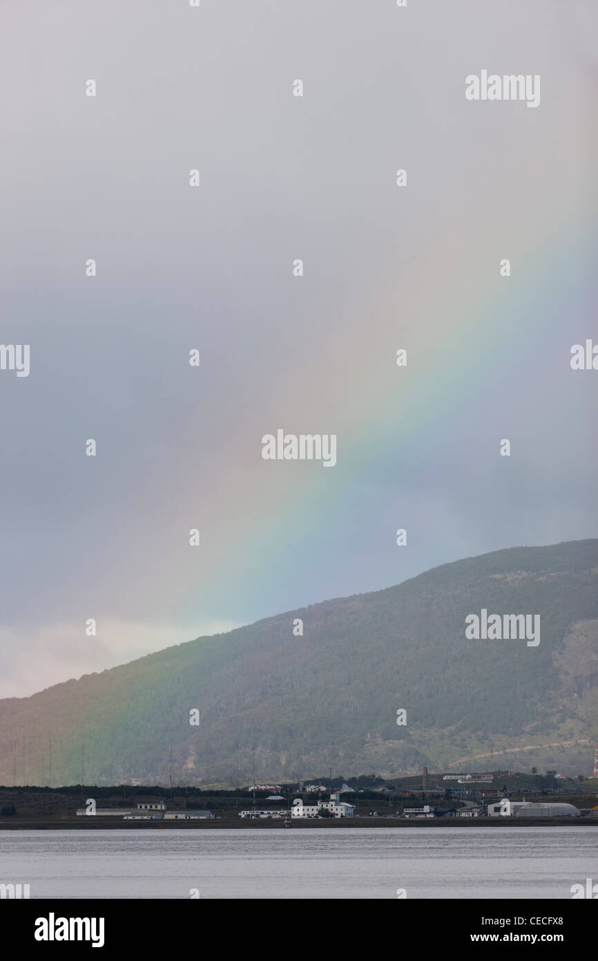 Regenbogen in Ushuaia, Feuerland, Argentinien. Stockfoto