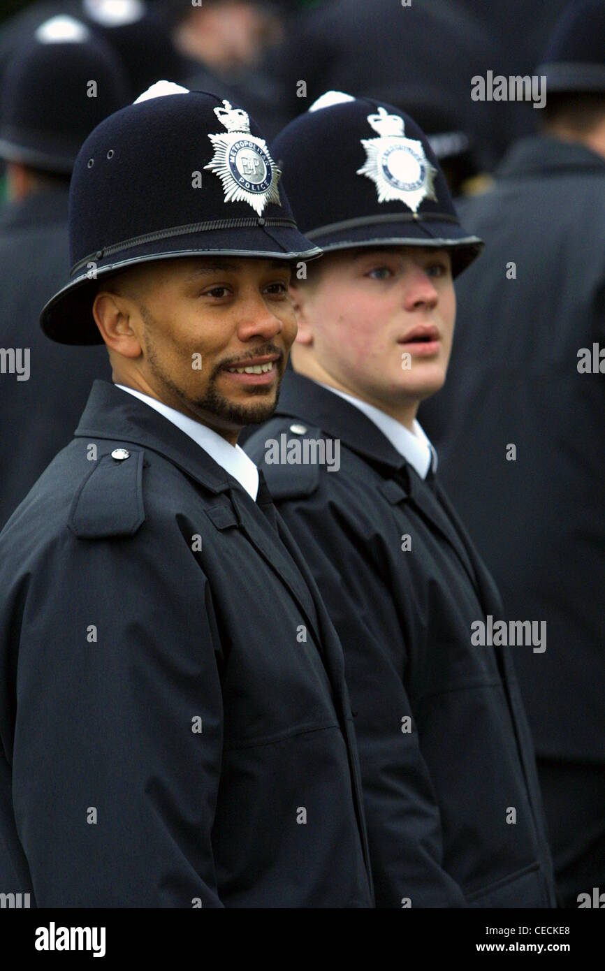 Polizeikadetten bei Weitergabe von Zeremonie, Hendon Polizeiausbildungszentrums, London Stockfoto