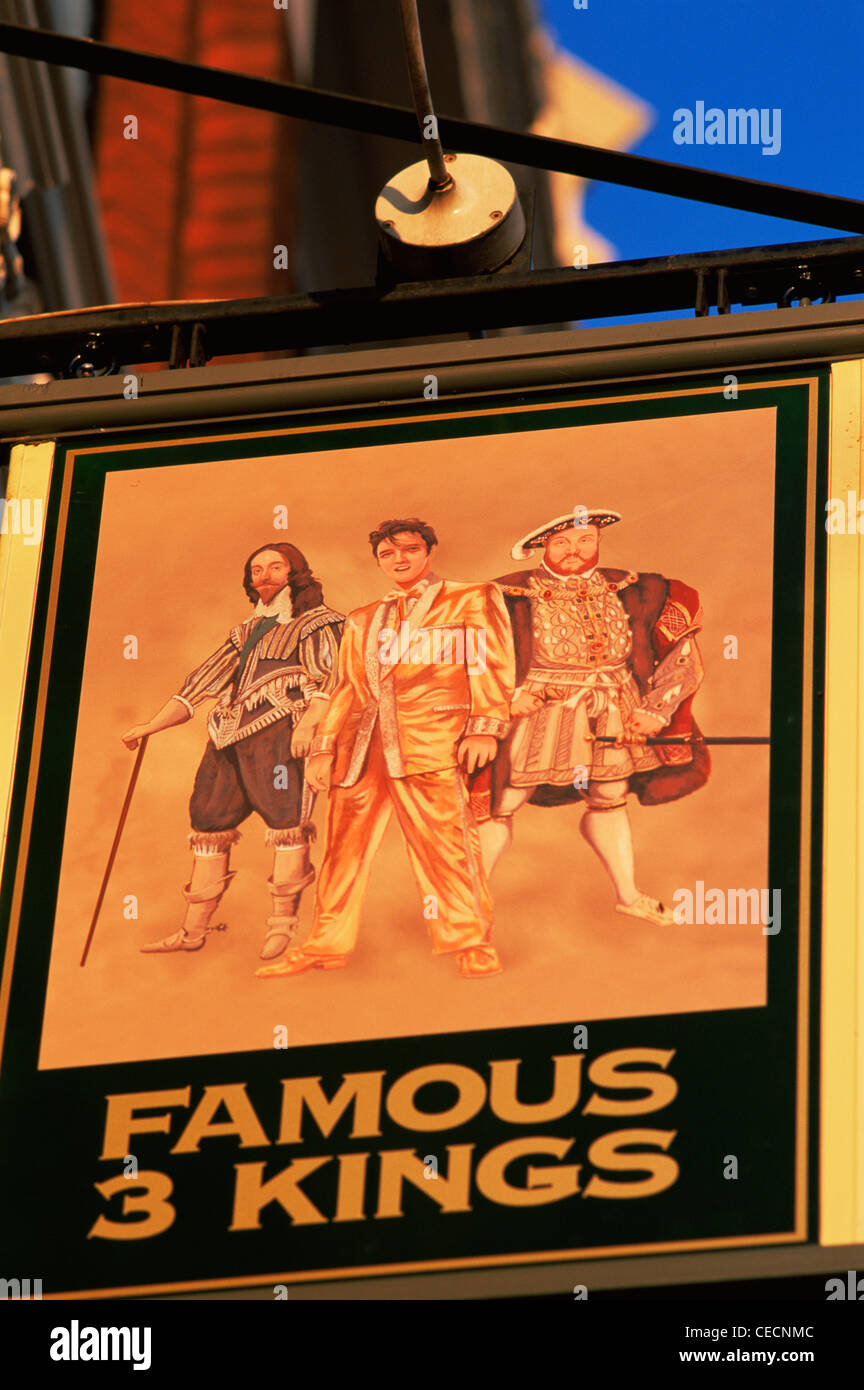 England, London, berühmten Three Kings Pub Schild Stockfoto