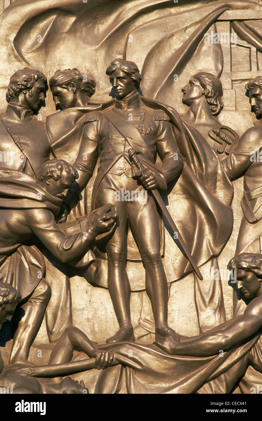 England, London, Trafalgar Square, Plaque Darstellung Schlacht St. Vincent im Jahre 1797 an Nelsons Säule Stockfoto