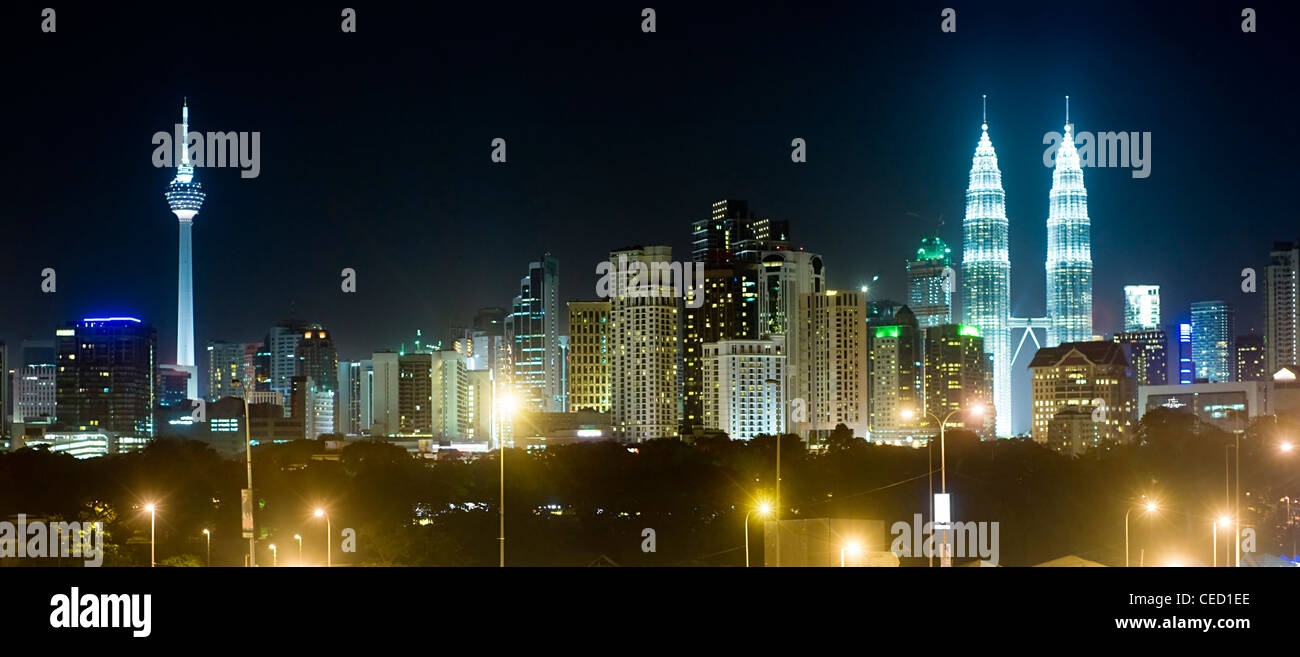 Panorama von Kuala Lumpur in der Nacht. Malaysien Stockfoto