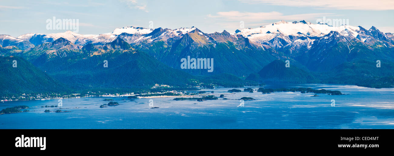 Auf der Suche nach Sitka & Baranof Island vom Gipfel des Mount Edgecumbe, Kruzof Insel, Südost-Alaska Stockfoto