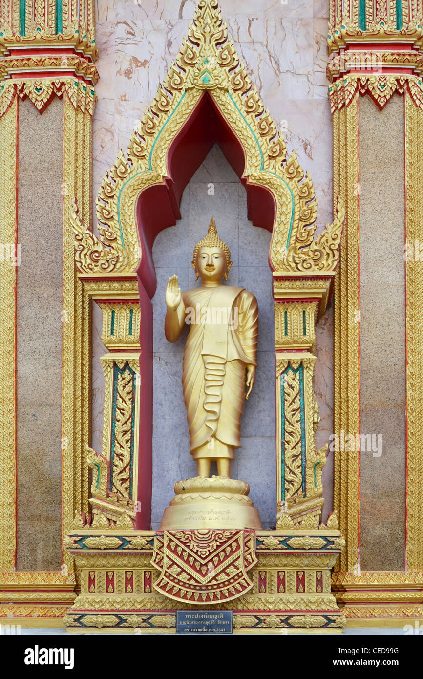 Statue, Wat Chalong Tempel, den größten und bekanntesten der 29 buddhistischen Tempel auf der Insel Phuket, Thailand, Asien Stockfoto