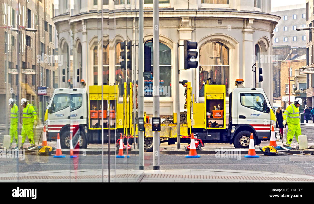 Straßenbauarbeiten Straße London England Great Britain UK Stockfoto