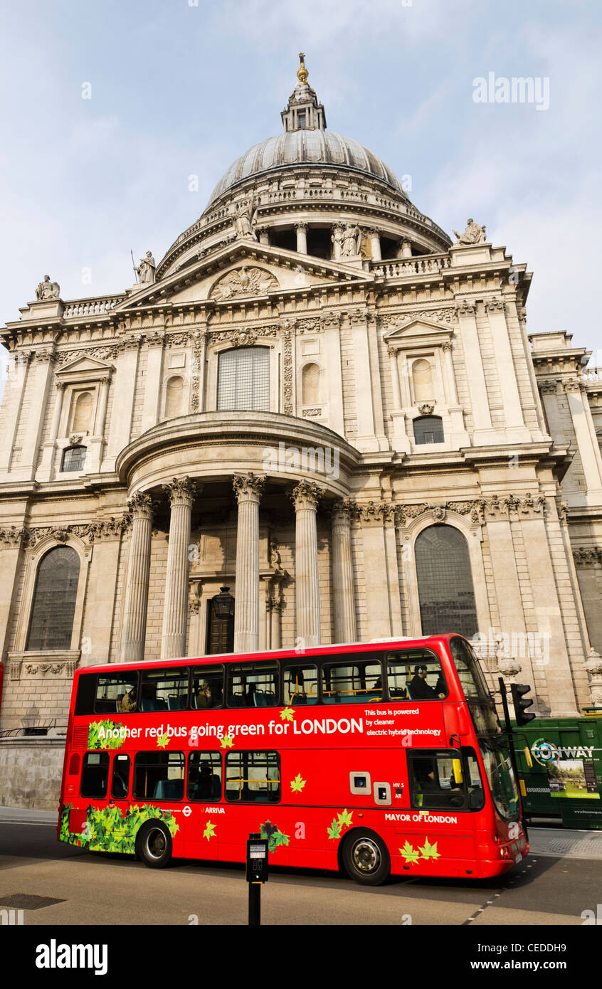 New London elektrischen roten Doppeldeckerbus London England Great Britain UK Stockfoto
