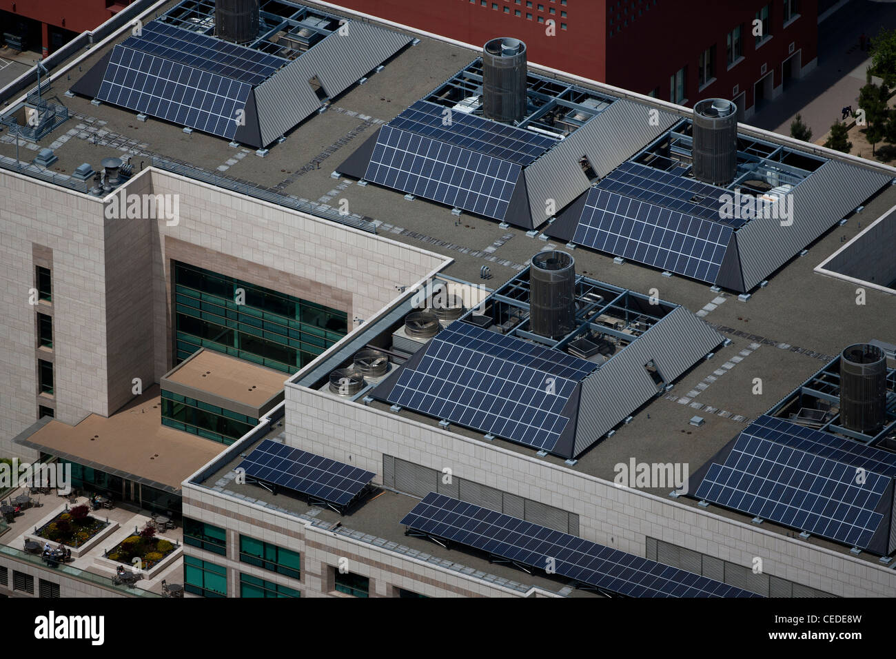 Luftaufnahme auf dem Dach Sonnenkollektoren Mission Bay San Francisco Kalifornien Stockfoto