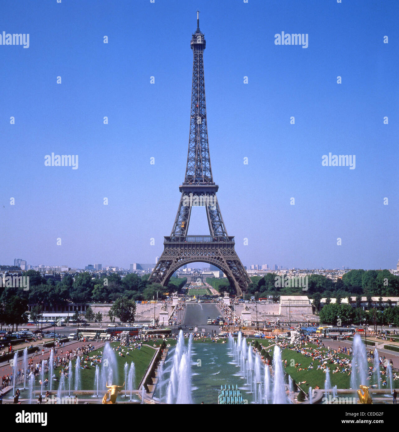 Eiffelturm und Parc du Champ-de-Mars von der Trocadéro Website des Palais de Chaillot, Paris, Île-de-France, Frankreich Stockfoto