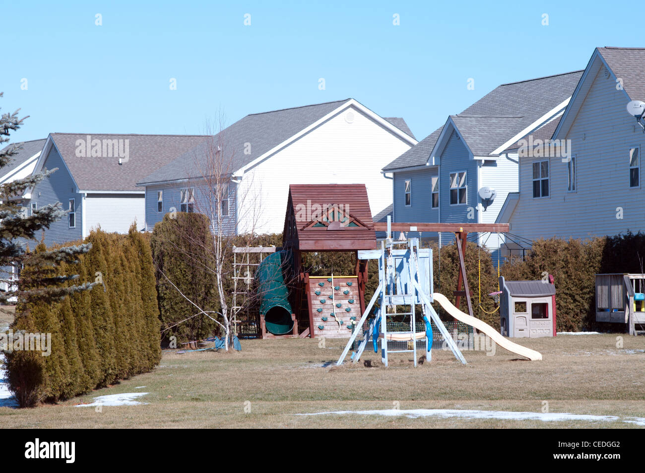 Amerikanischen Hinterhof Spielplatz in der Winterzeit, South Burlington, Vermont, USA Stockfoto