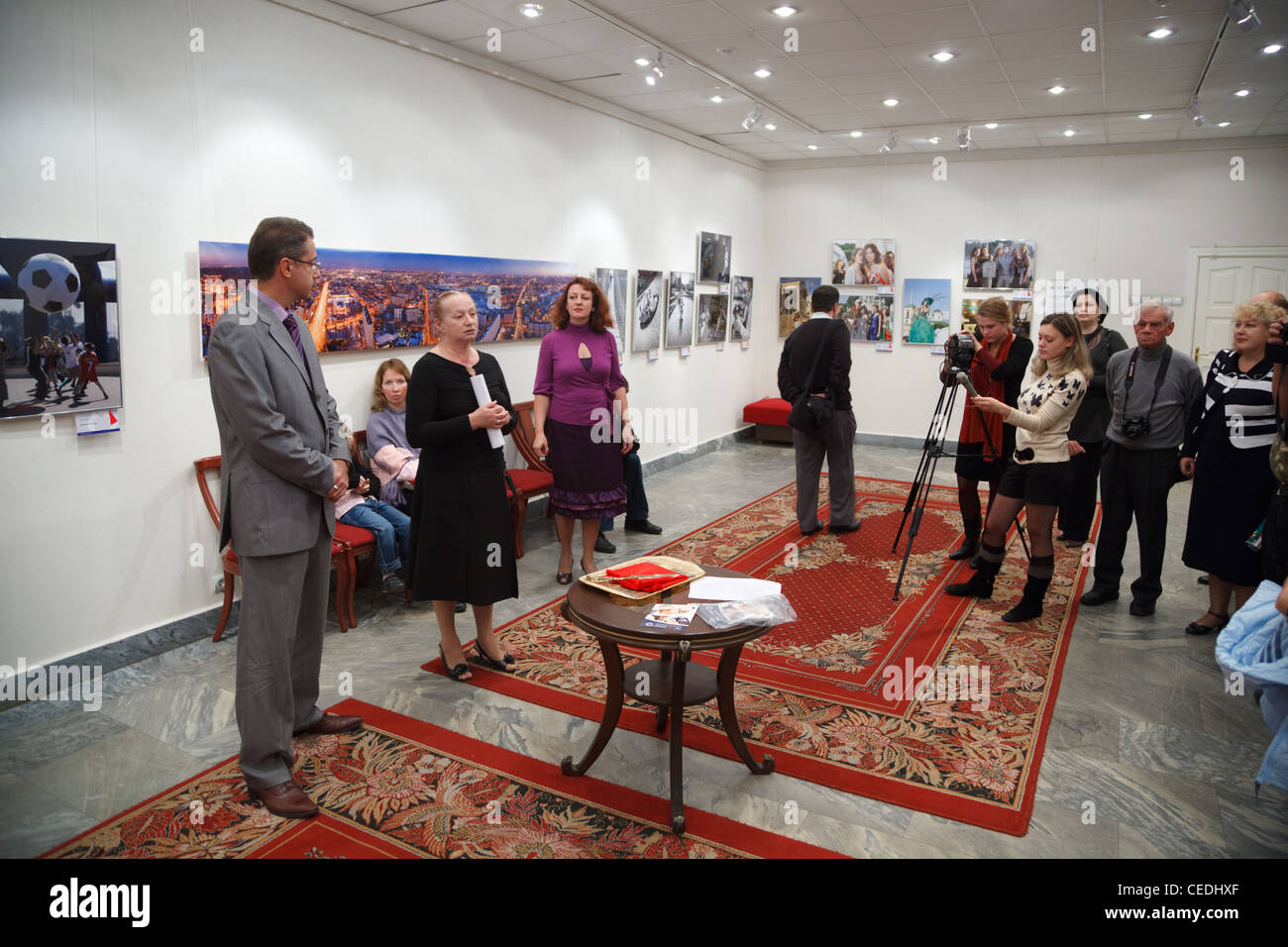 Moskau SEPTEMBER 29 Fotografen Exibition Osten administrativen Bezirk Moskau Showroom Bogorodskoye 29. September 2009 EAD Stockfoto