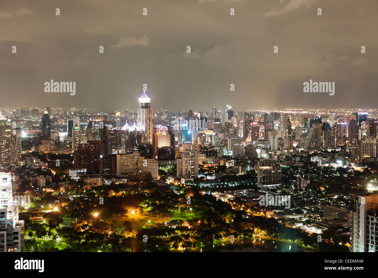 Stadtbild von Bangkok bei Nacht Stockfoto