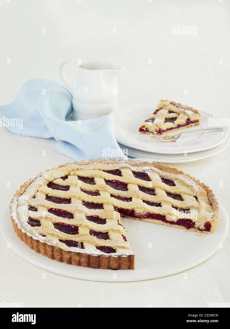 Linzertorte Mandel Und Himbeere Gitter Torte Stockfoto Bild