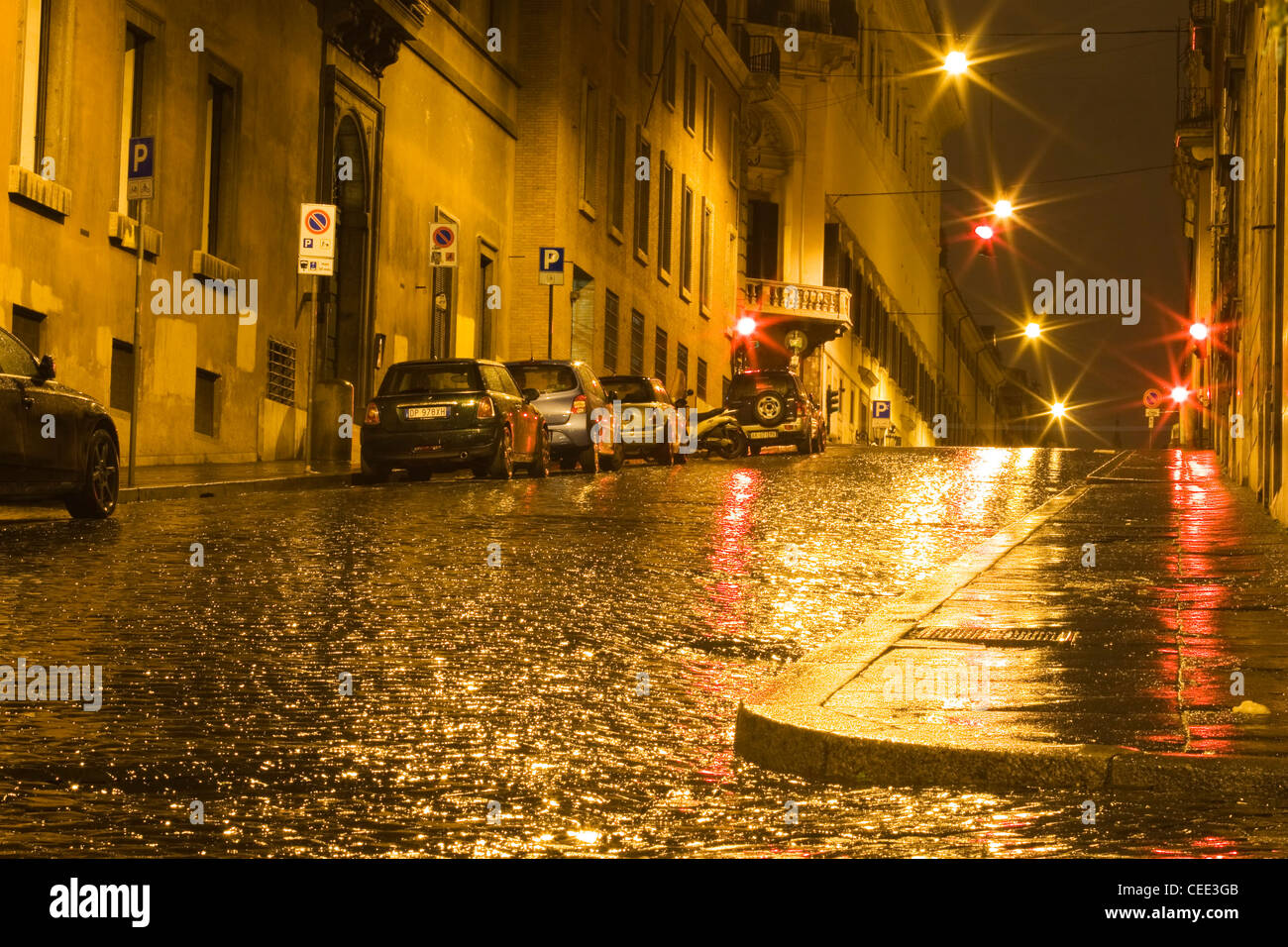 Nachtansicht der Straßen von Rom Italien Stockfoto
