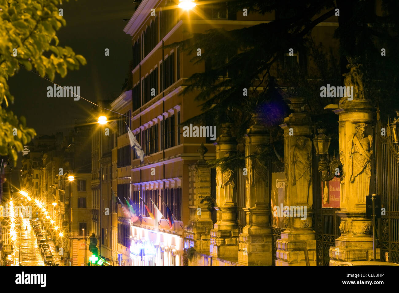 Nachtansicht der Straßen von Rom Italien Stockfoto