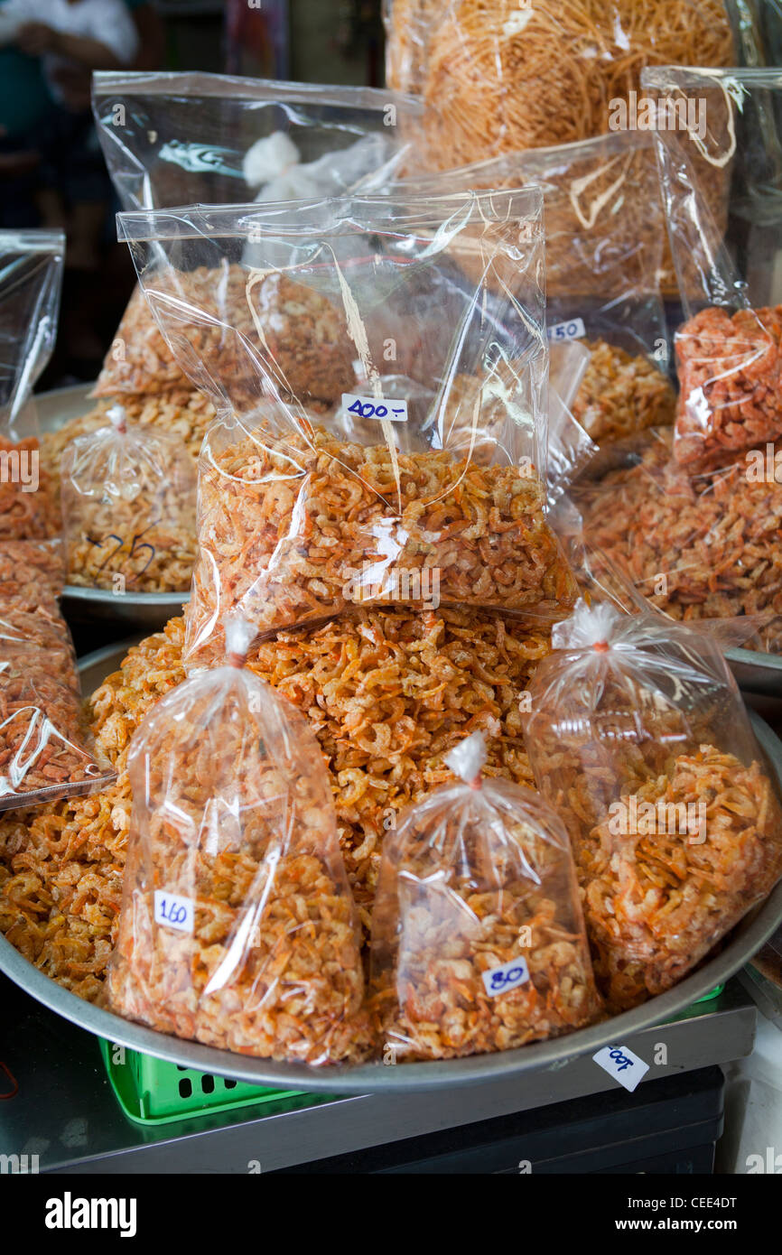 Getrocknete Garnelen zum Verkauf an oder Kor Tor Markt Chatuchak Bangkok Thailand Stockfoto