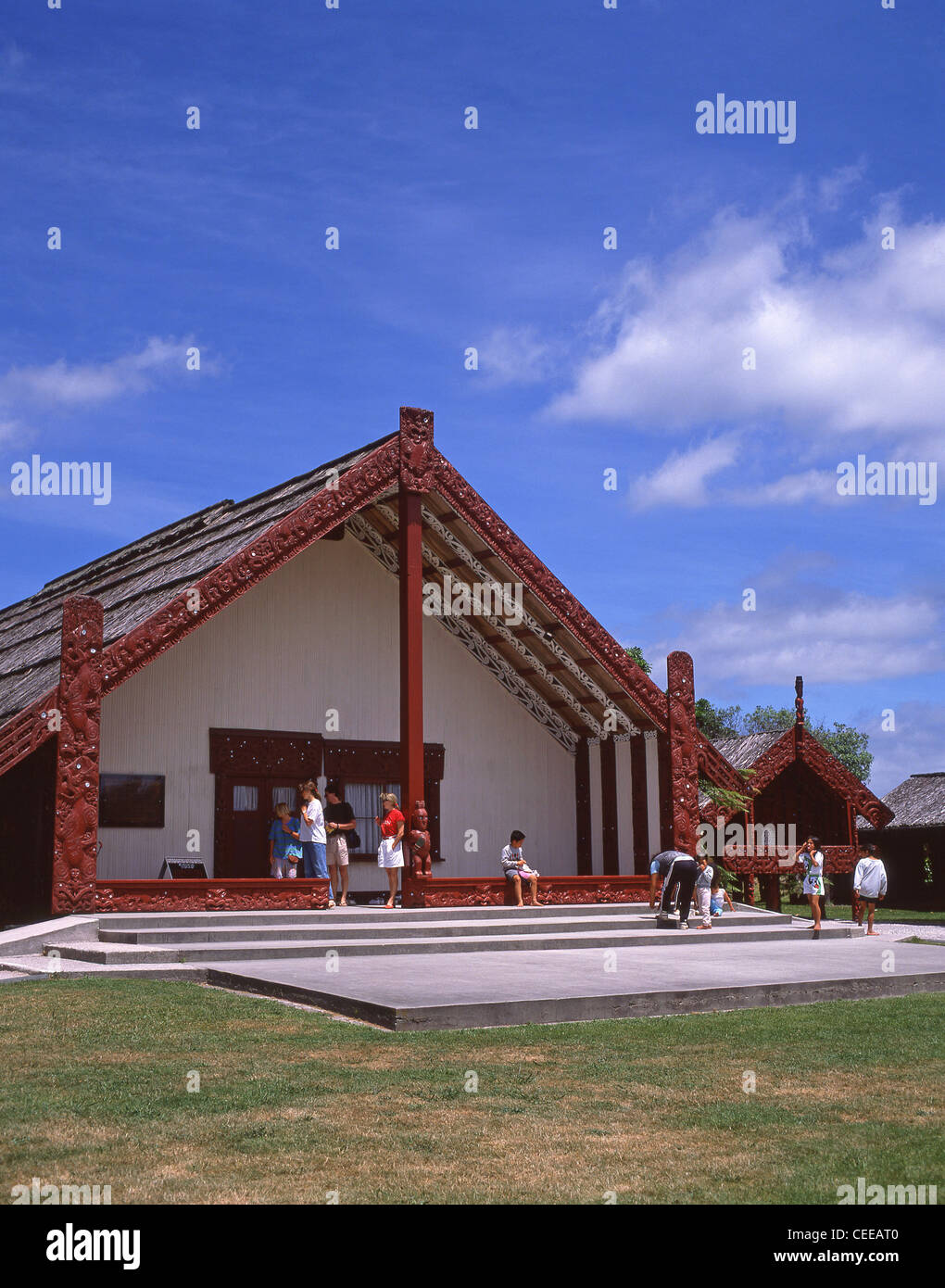 Maori Meeting House (Wharenui), Whakarewarewa Thermal Village leben, Rotorua, Bay of Plenty, Neuseeland Stockfoto