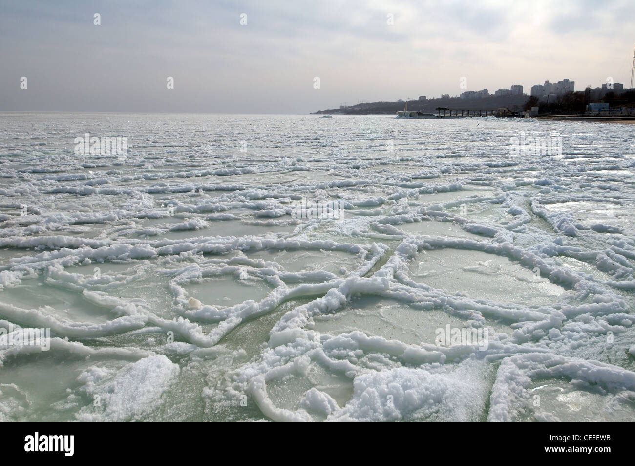 Gefrorene schwarze Meer, ein seltenes Phänomen, Odessa, Ukraine, Osteuropa Stockfoto