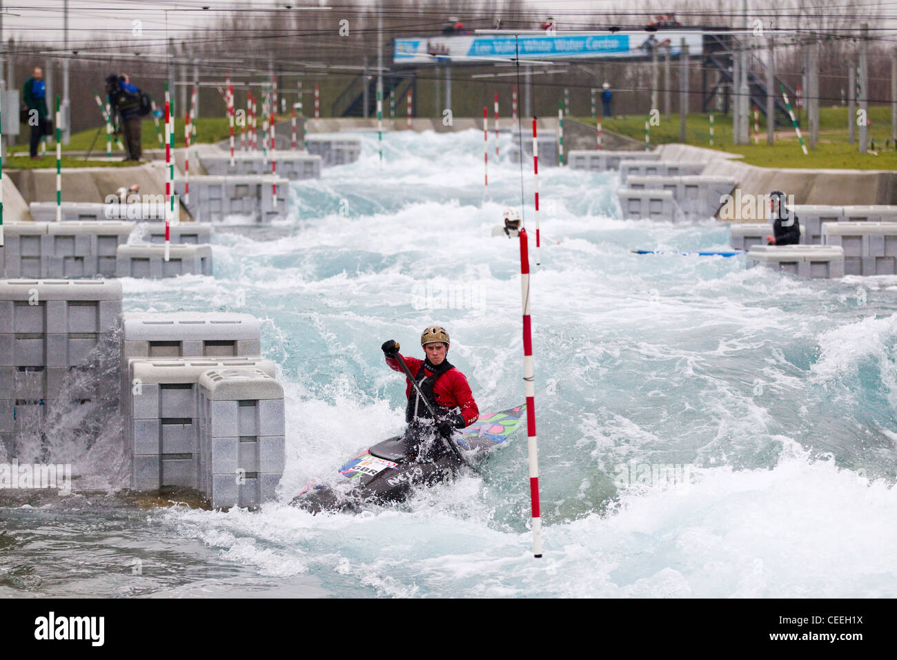 Lee Valley White Water Centre die 2012 Olympischen Kanu-Slalom, Waltham Cross, Hertfordshire, England, UK beherbergen wird. Stockfoto