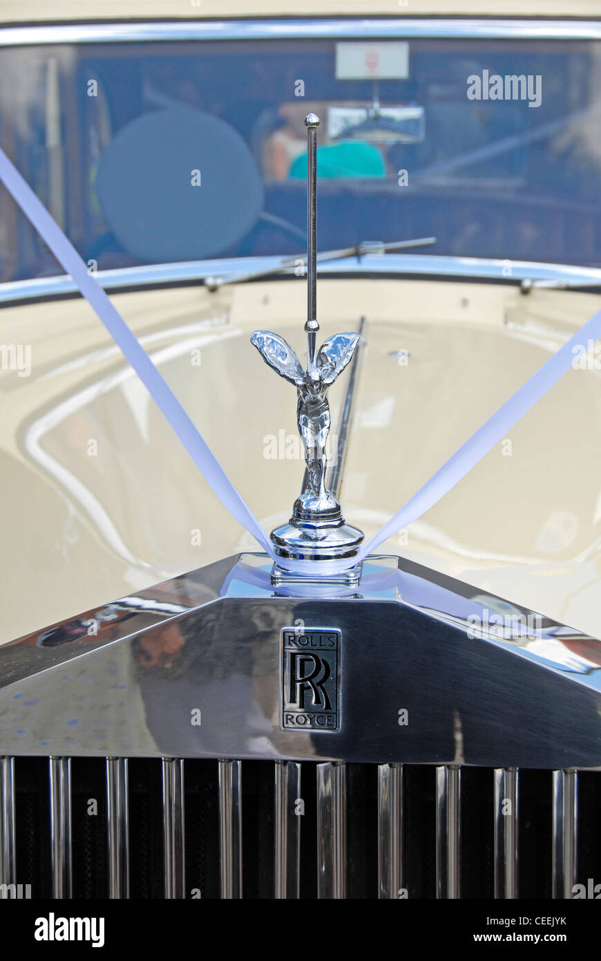 Vorderseite des Rolls-Royce Hochzeitsauto Stockfoto
