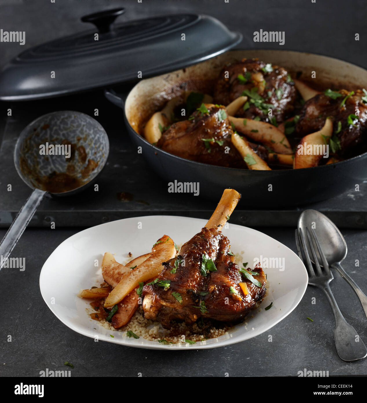 Lamm und quitten tajine -Fotos und -Bildmaterial in hoher Auflösung – Alamy
