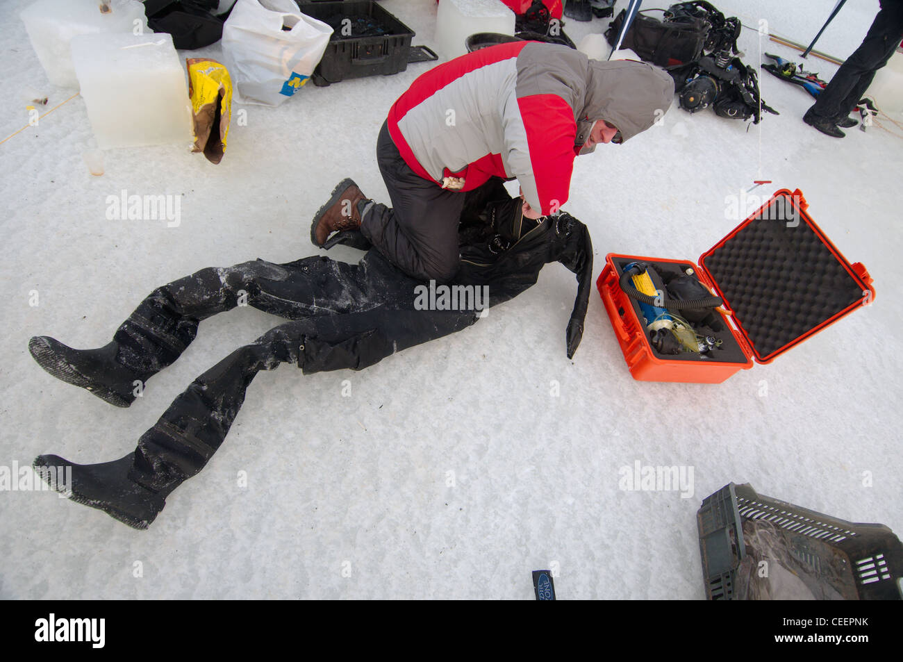 Subglazialen Tauchen im Schwarzen Meer, Odessa, Ukraine, Osteuropa Stockfoto