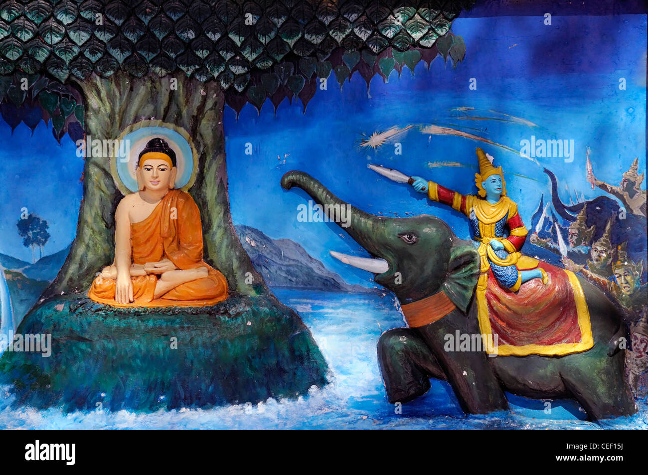 Flachrelief Wandmalereien schmücken Dekoration verzierten religiöse Szenen Bilder Symbole Shwedagon-Pagode Yangon Myanmar buddhistischen Stockfoto