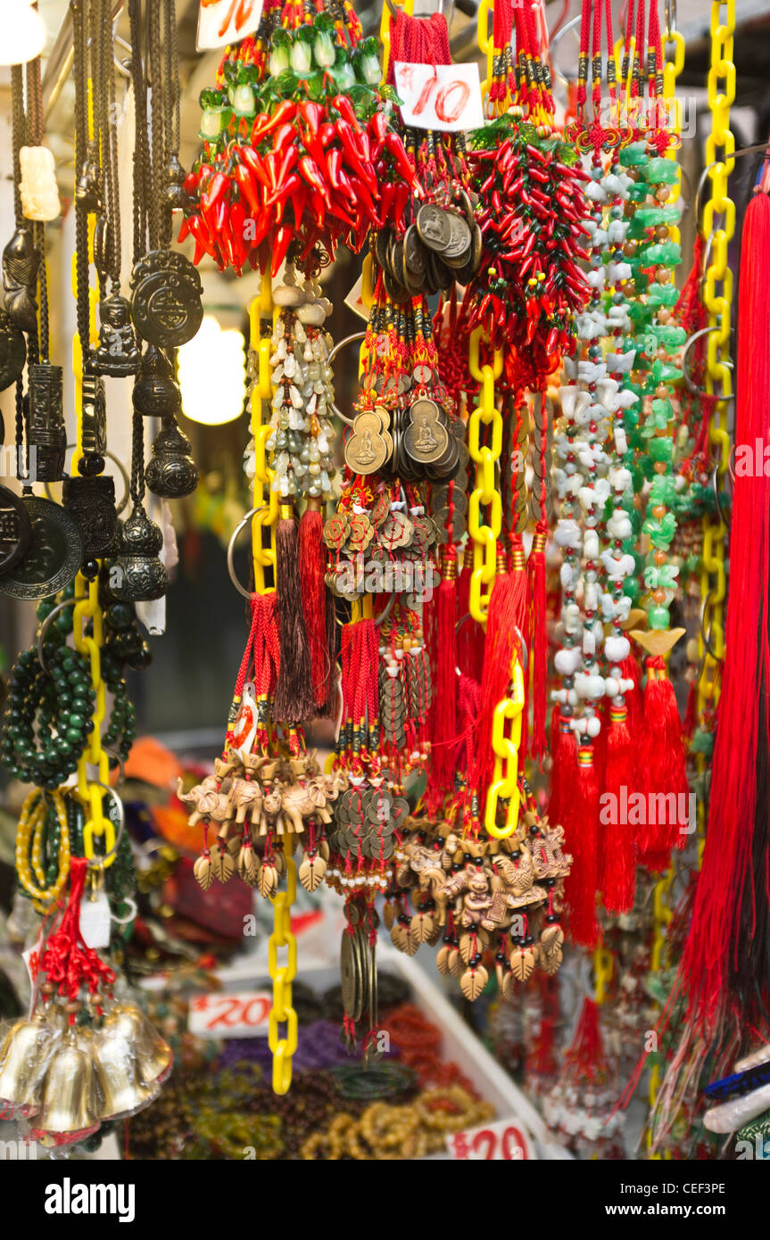dh Tai Yuen Straßenmarkt WAN CHAI HONGKONG Ketten und Armhalsketten der chinesische Markt stall die chinesischen Märkte Stockfoto