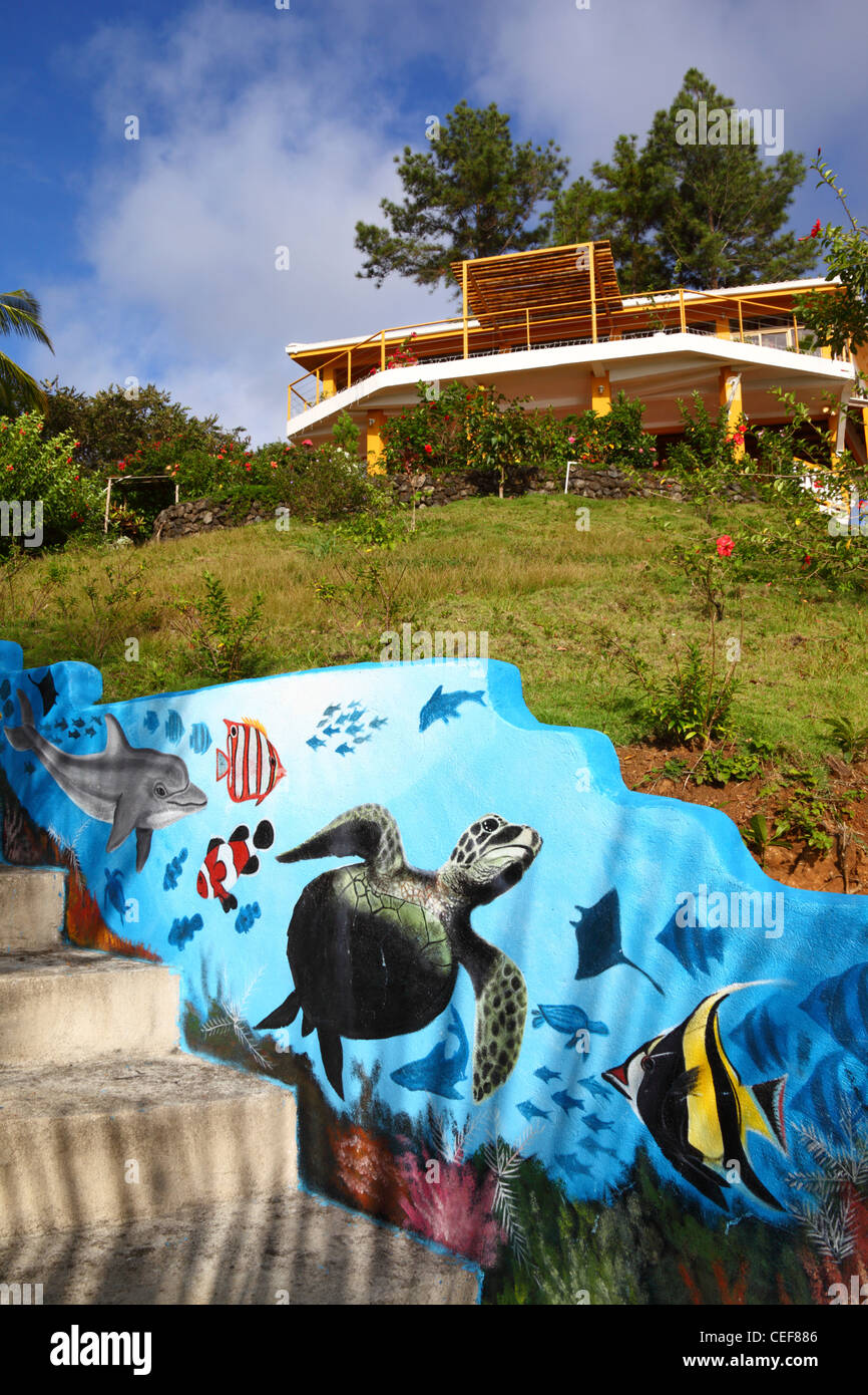 Sea Life Wandbild außerhalb Hostel in Santa Catalina, Provinz Veraguas, Panama Stockfoto