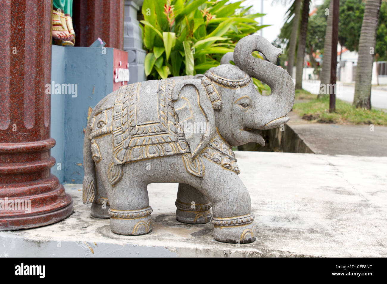 Stone Carving Elefant außen indischen Hindu-Tempel Stockfoto