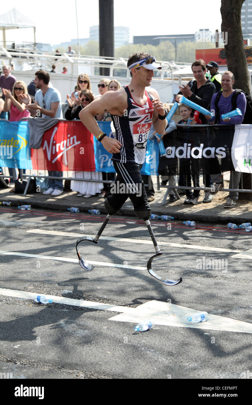 Querschnittsgelähmt Läufer bei Virgin London Marathon 2011 Stockfoto