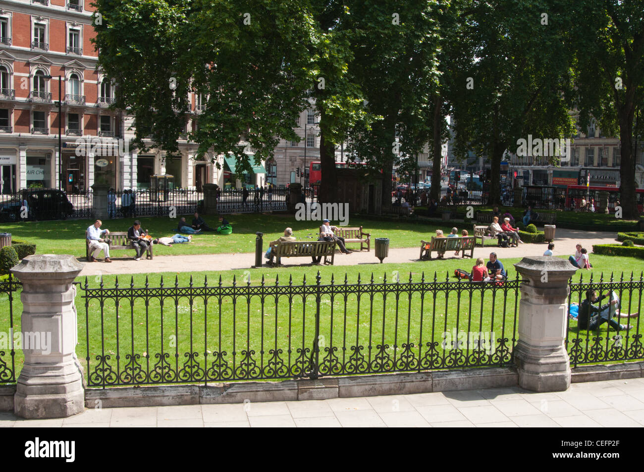 Londoner Grosvenor Garden öffentlicher Park, UK. Stockfoto