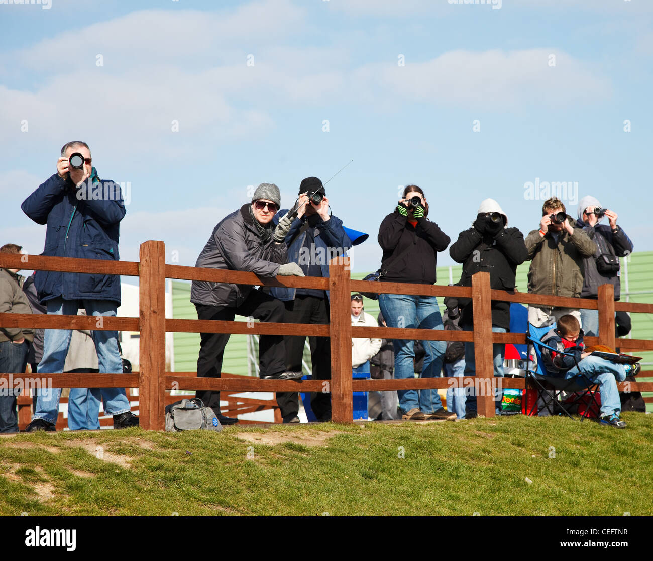 Flugzeug-Spotter am Flughafen Stockfoto