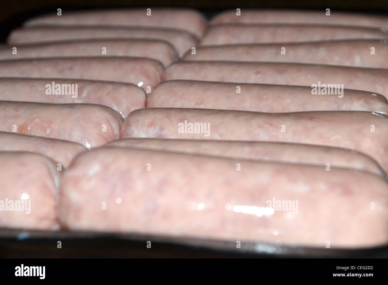 Rohe Bratwurst Stockfoto