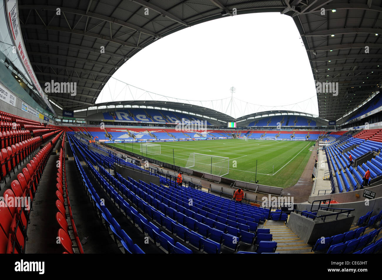 Das Macron-Stadion (ehemals Reebok Stadium), Heimat von Bolton Wanderers Football Club Innenansicht Stockfoto