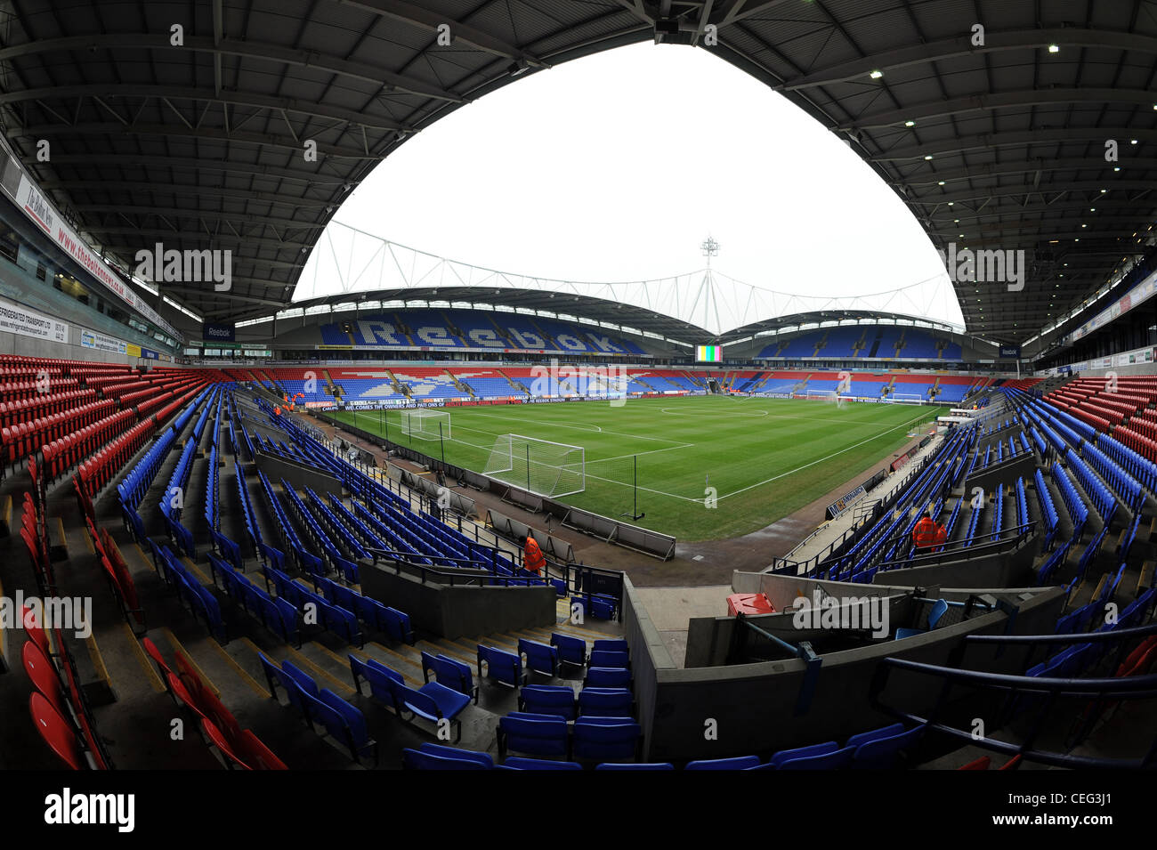 Das Macron-Stadion (ehemals Reebok Stadium), Heimat von Bolton Wanderers Football Club Innenansicht Stockfoto