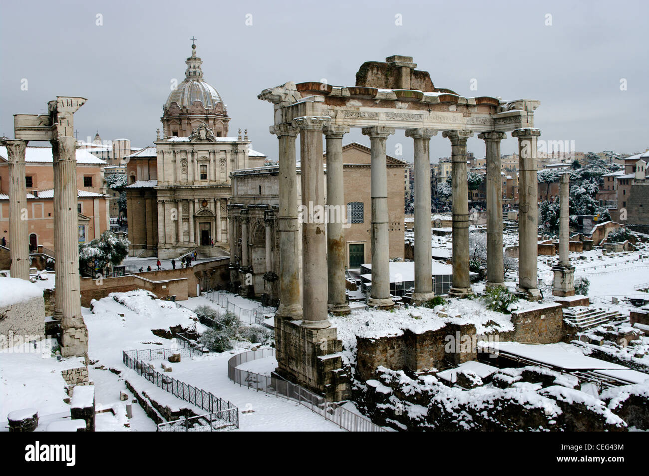 Rom unter dem Schnee - Roman Forum Stockfoto