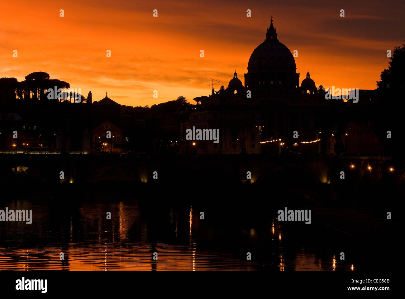 St. Peter Basilica am Abend Licht, Rom, Latium, Italien Stockfoto