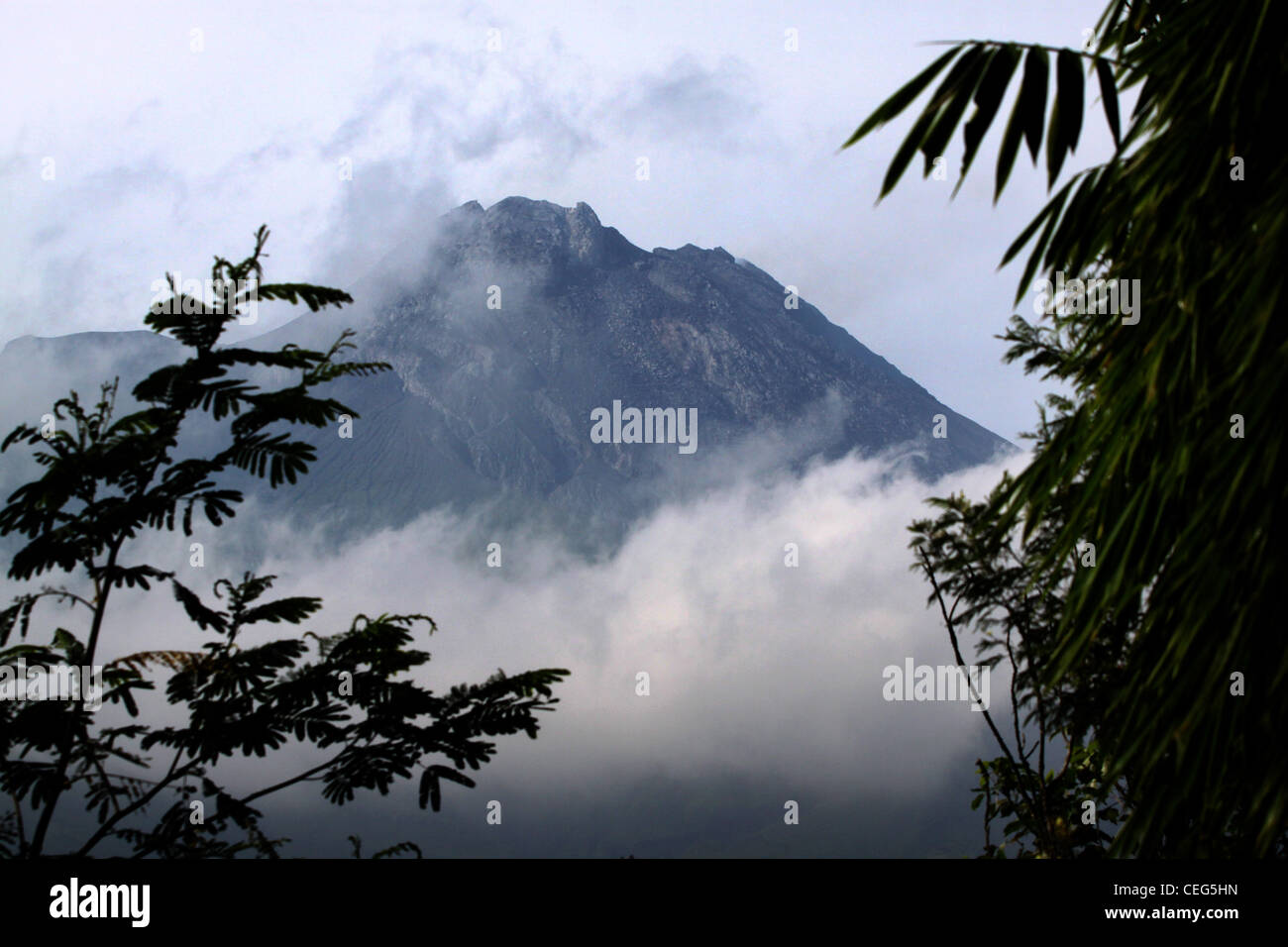 Kraterrand Merapi Vulkan Yogyakarta Indonesien Stockfoto