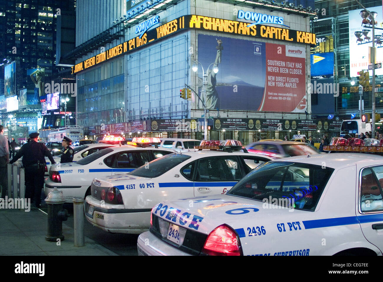 Polizei-Kreuzer im Times Square in New York City Stockfoto