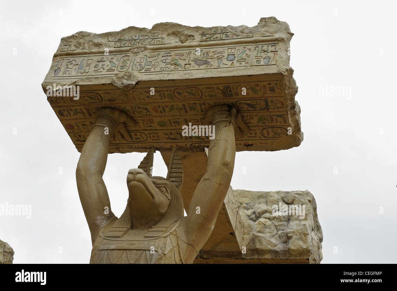 Riesige Anubis Statuen, Altägypten, Universal Studios Singapur. Stockfoto
